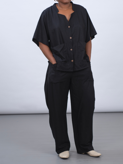Chore Blouse in Black Linen